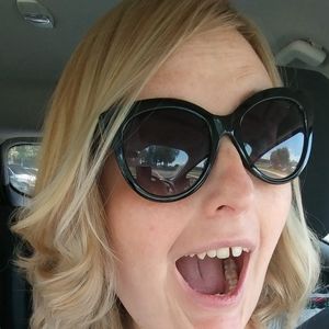 Meet your Posher, Jenn